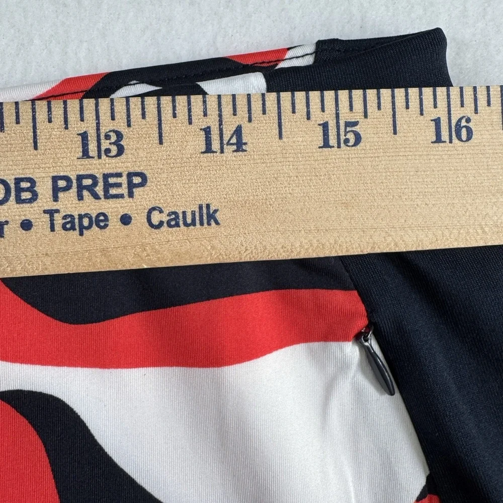 TAIL Performance Golf Skort Womens L Red White Navy‎ Angela Wave Print Pull-On